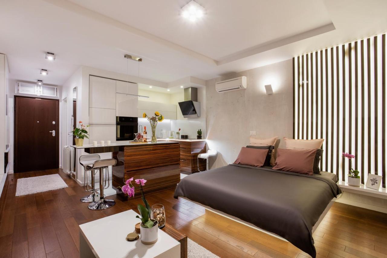Leo Modern Urban Stay, Self Check-in, Free Garage Belgrade