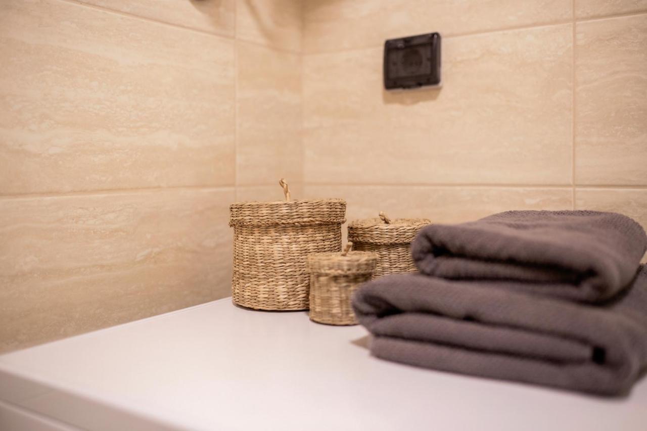 Leo Modern Urban Stay, Self Check-in, Free Garage * Belgrade